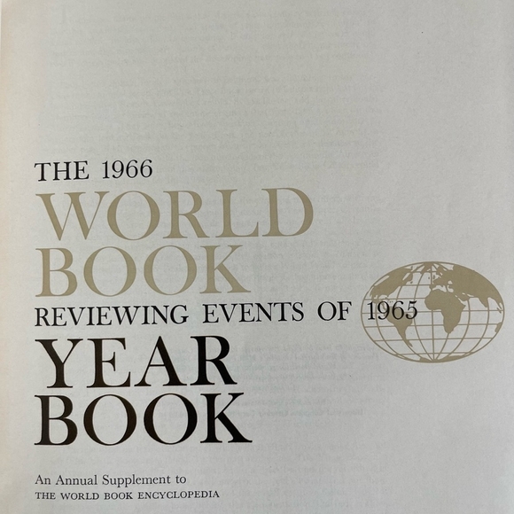 Lot of 4x Vintage Book Encyclopedias The World Book Yearbook of Years 1966-1969 - Picture 2 of 9